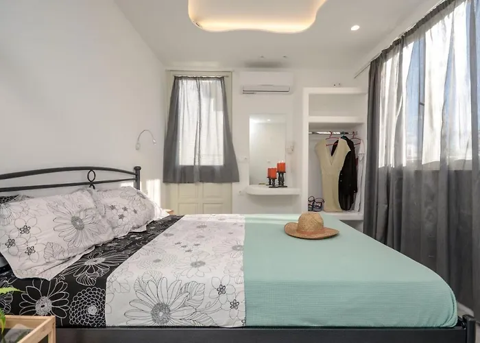 Depis & アパート Naxos City