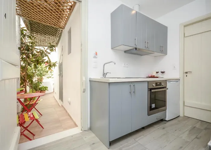 アパート Depis & *